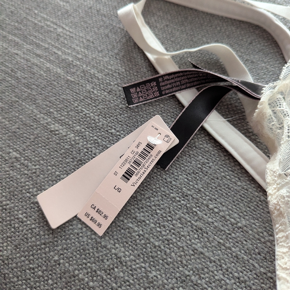 Victoria's Secret White lace teddy - Picture 5 of 10